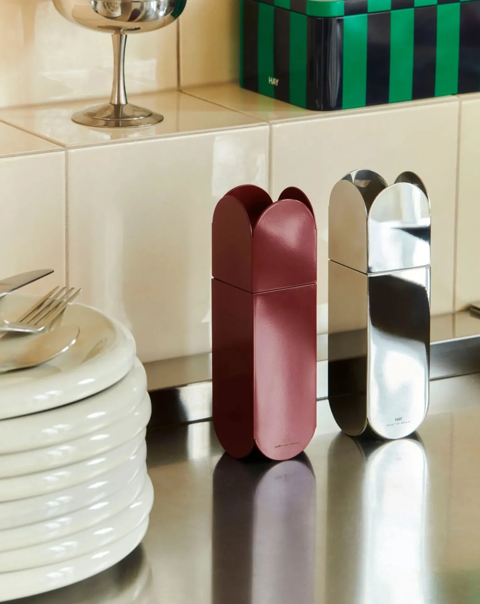 Arcs salt and pepper mill