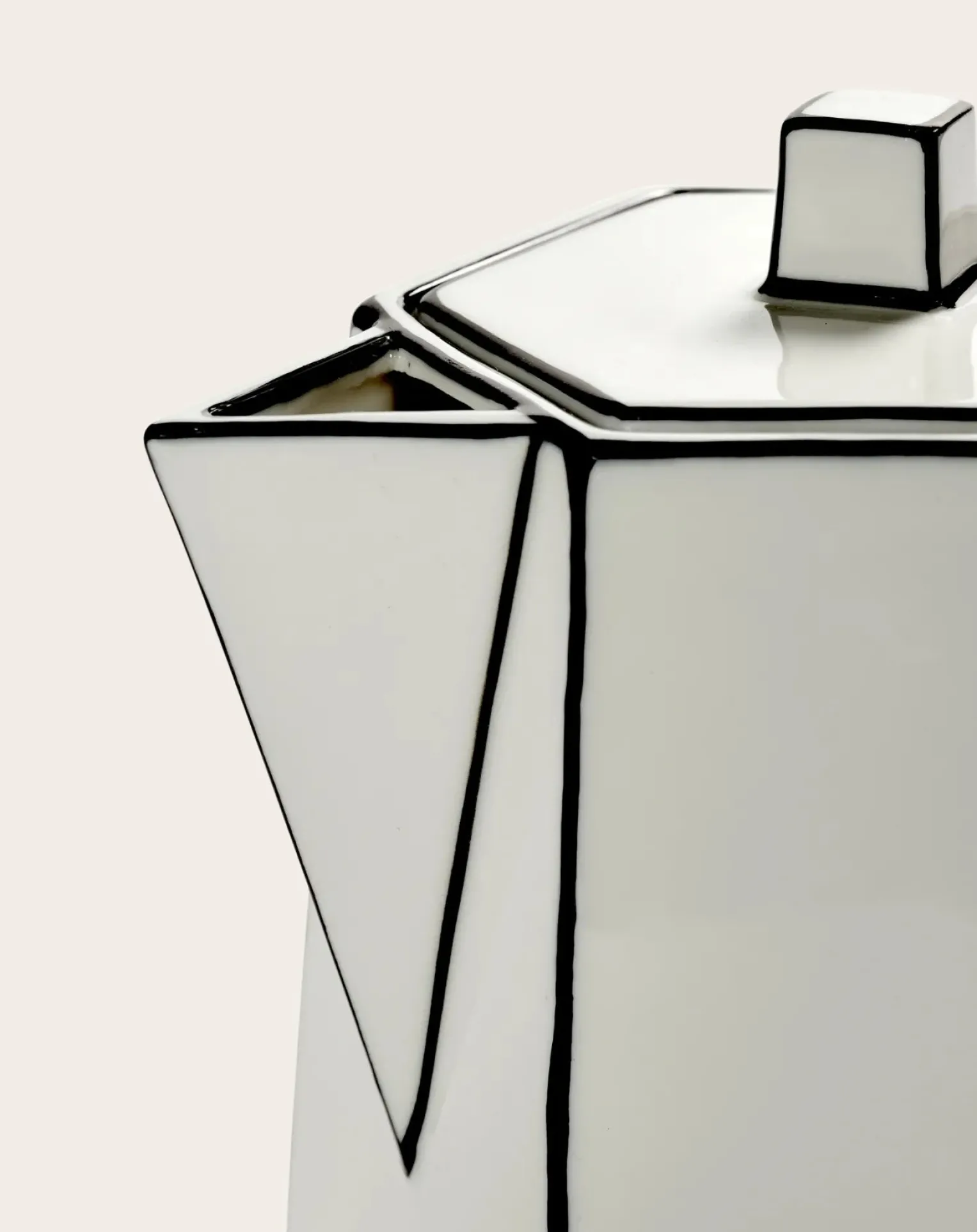 Carte blanche teapot