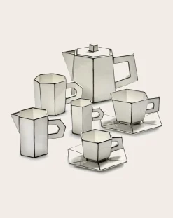 Carte blanche teapot