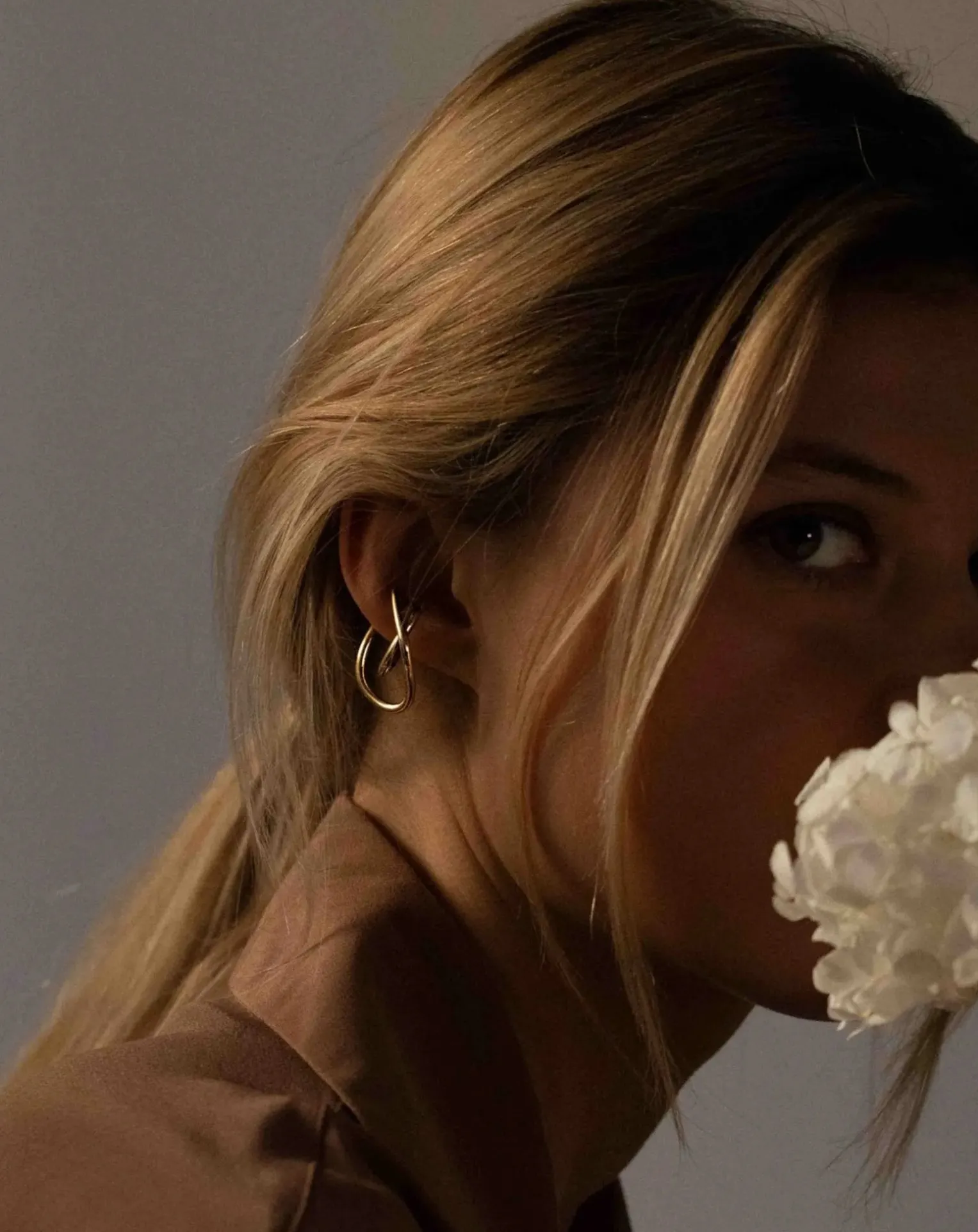 Earcuff gauche Shell en plaqué or