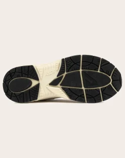 Hyperway Low Suede Sneakers