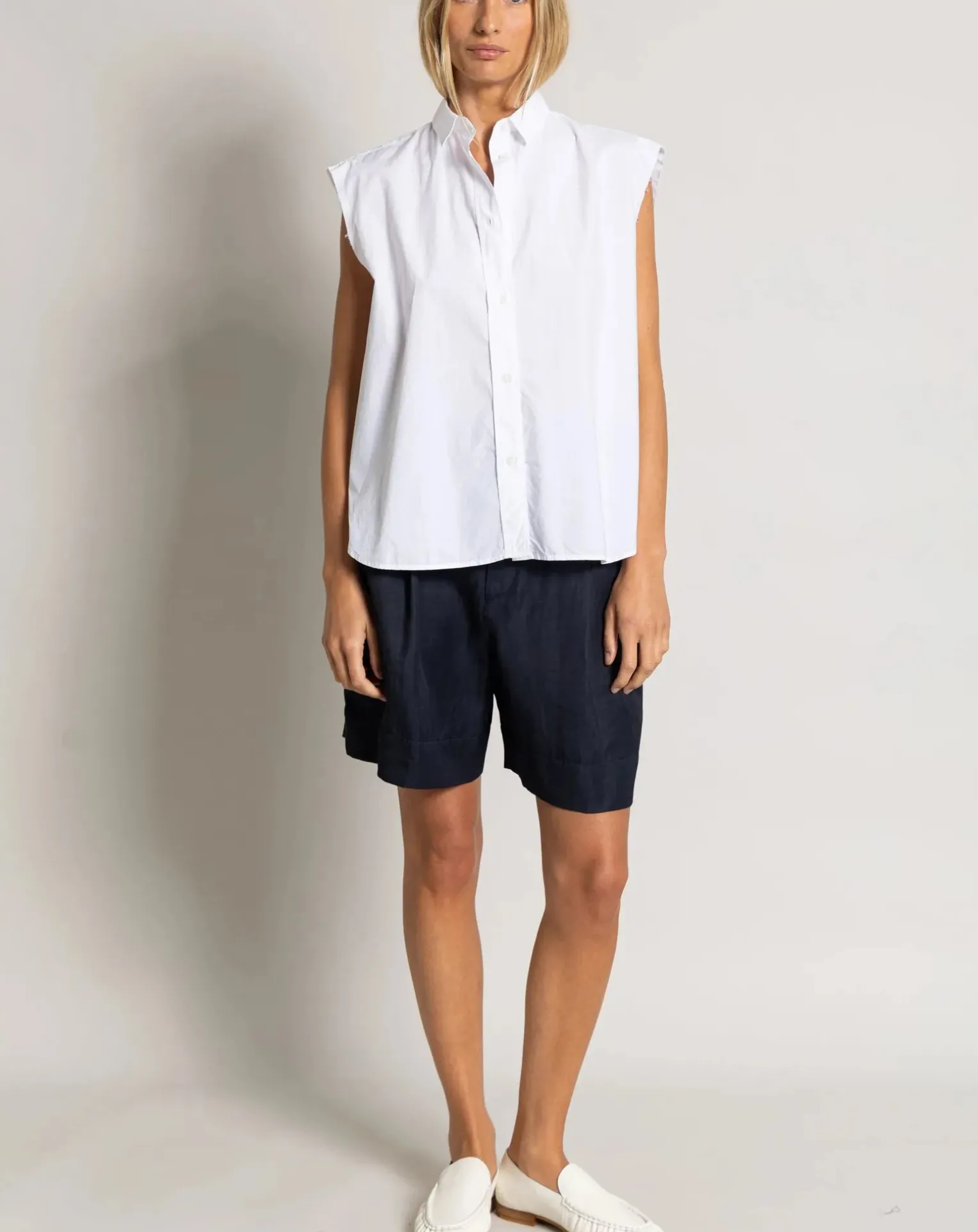 Laura Sleeveless Shirt