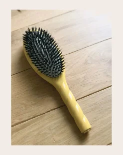 The Essential N°02 Hairbrush - Care & Detangling