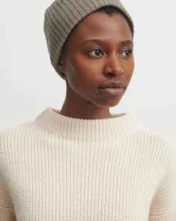 Wool hat - Women's collection
