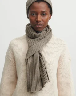 Wool hat - Women's collection