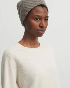 Wool hat - Women's collection