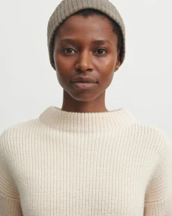 Wool hat - Women's collection