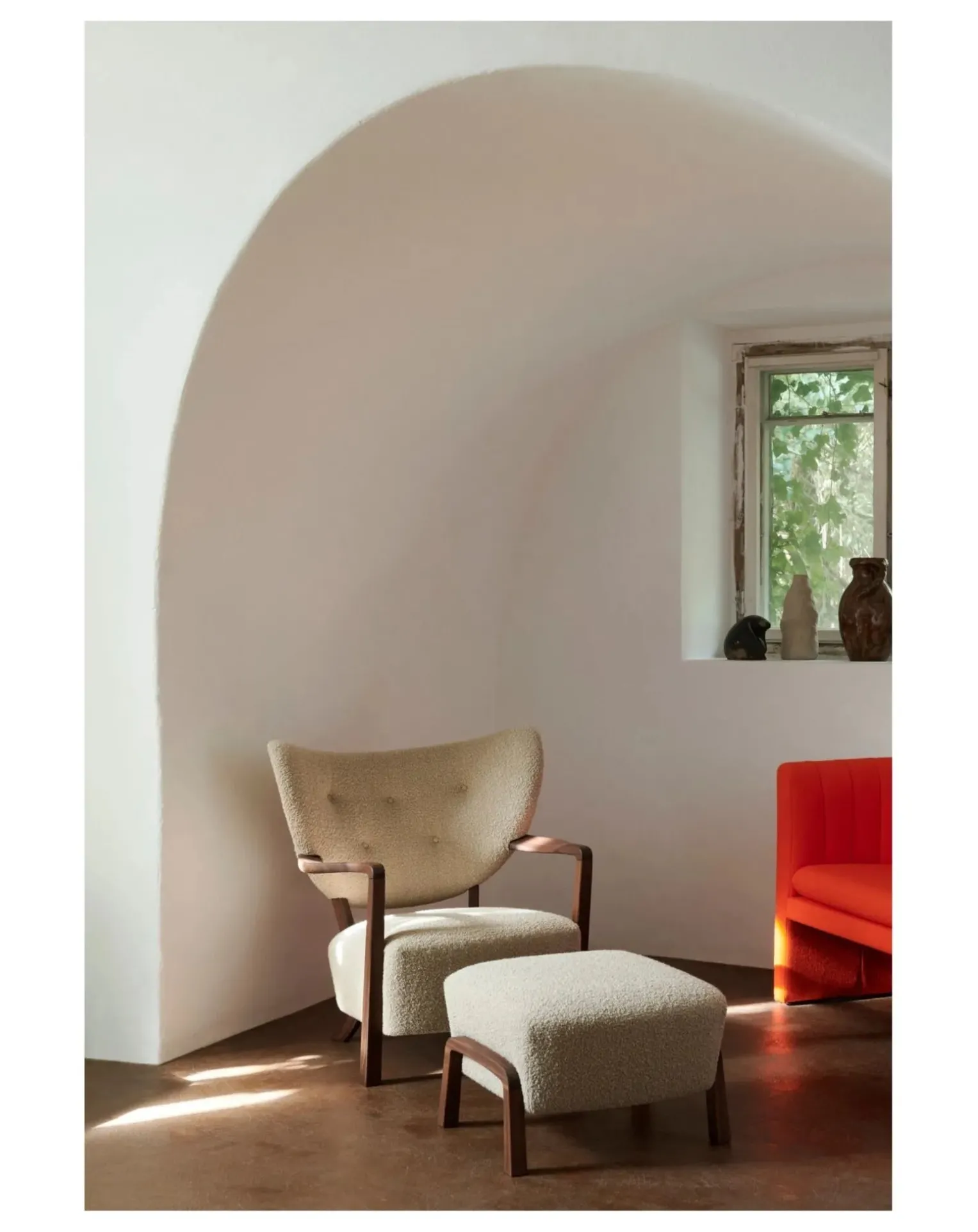 Wulff ATD3 Ottoman - Oak Legs